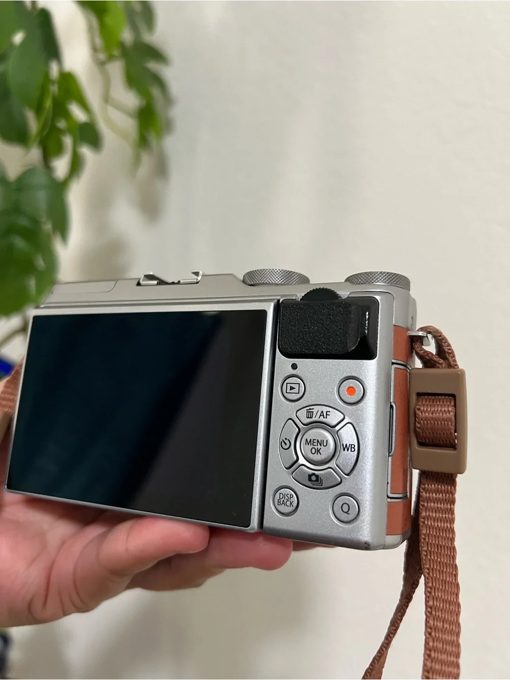 FUJIFILM X-A5 Mirrorless Digital Camera w/XC15-45mmF3.5-5.6 OIS PZ Lens - Brown